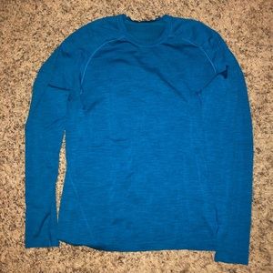 Men’s Lululemon long sleeve shirt